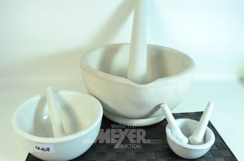 3 Mörser je mit Stößel, Porzellan