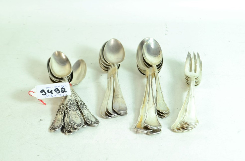 Posten Kuchengabeln und Löffel,