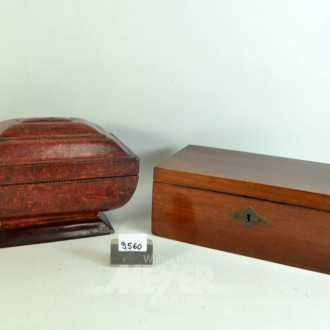 Holz- und 1 Kunststoffschatulle
