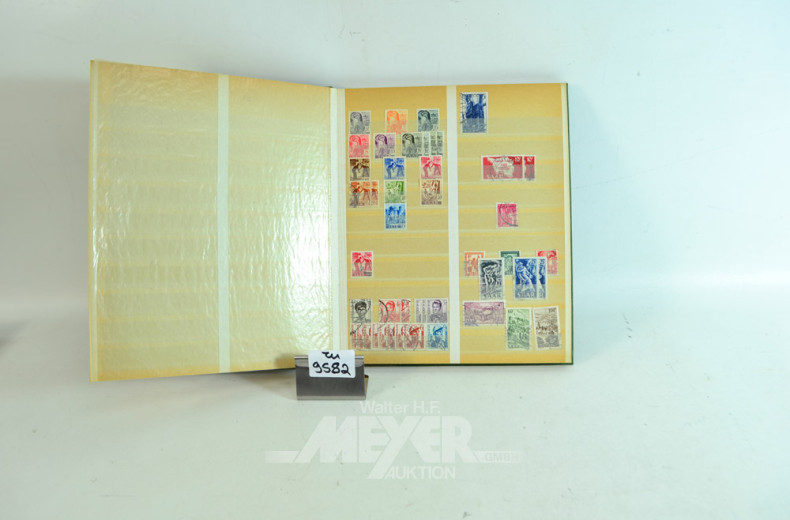 4 Alben mit Briefmarken