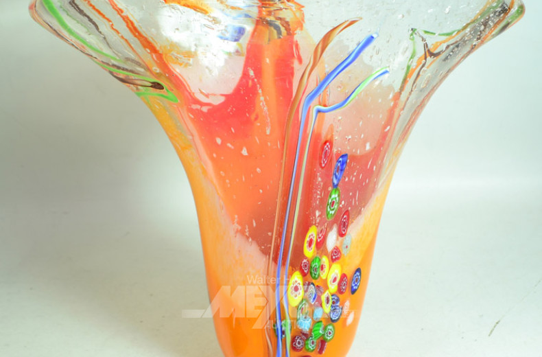 gr. schwere Glasvase, orangegrundig,