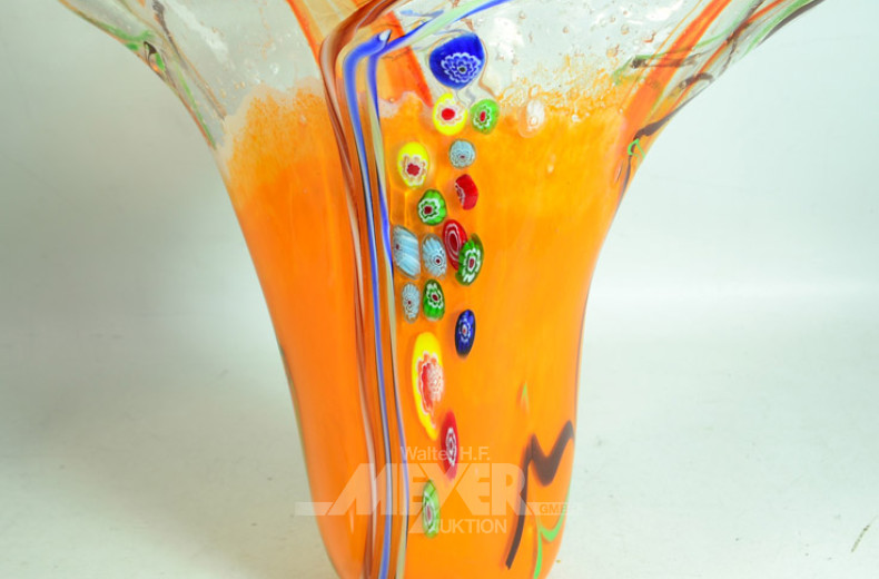 gr. schwere Glasvase, orangegrundig,