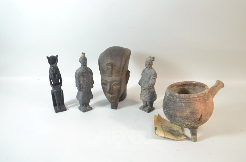 3 versch. Figuren, 1 Büste sowie