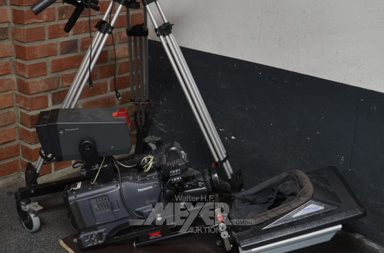 8 prof. Filmkameras ''Panasonic''