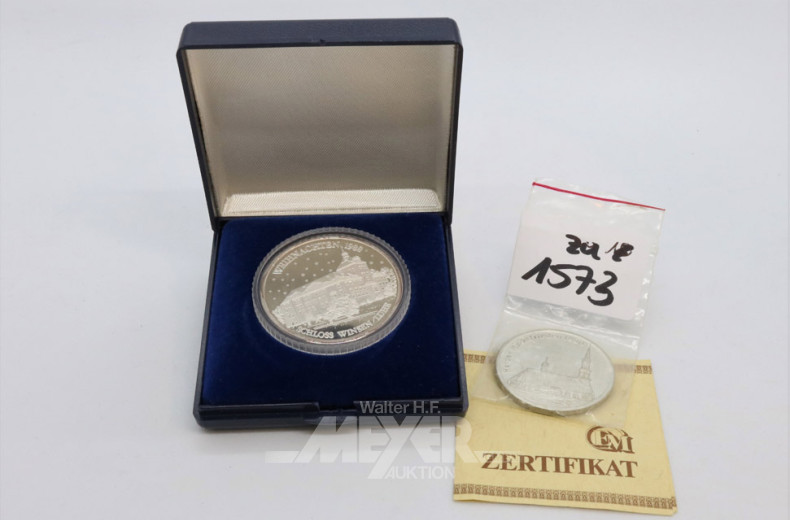 Silbermedaille und 1 Medaille