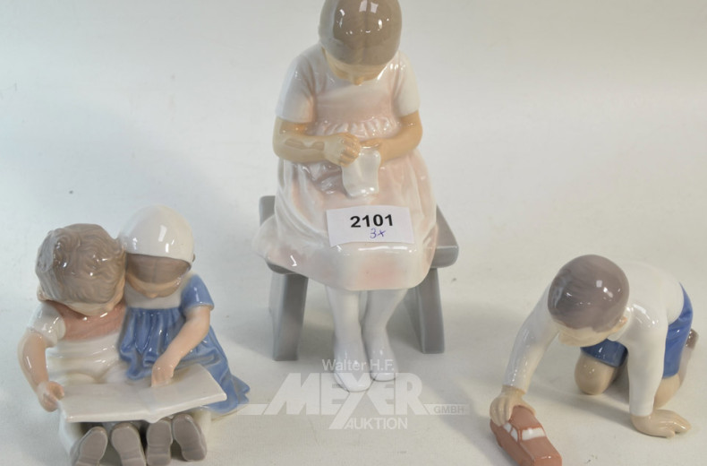 3 Porz.-Figuren ''Tanzpaar, lesende Kinder,