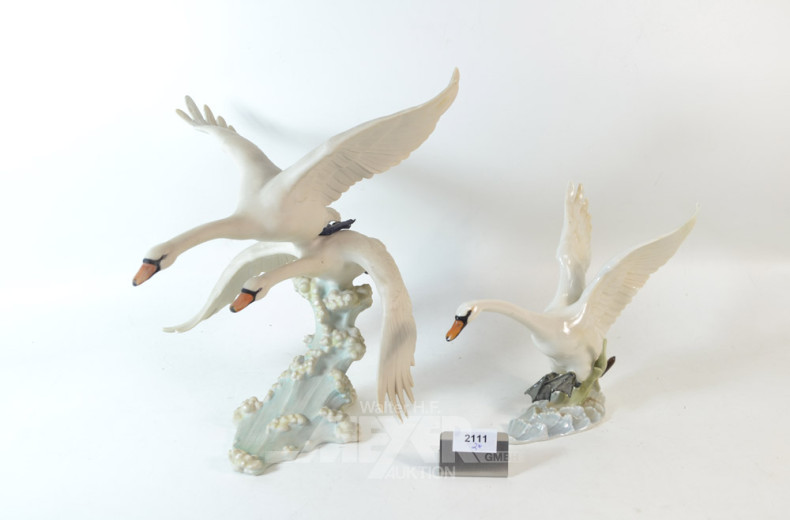 2 versch. Porz.-Figuren ''Schwäne''