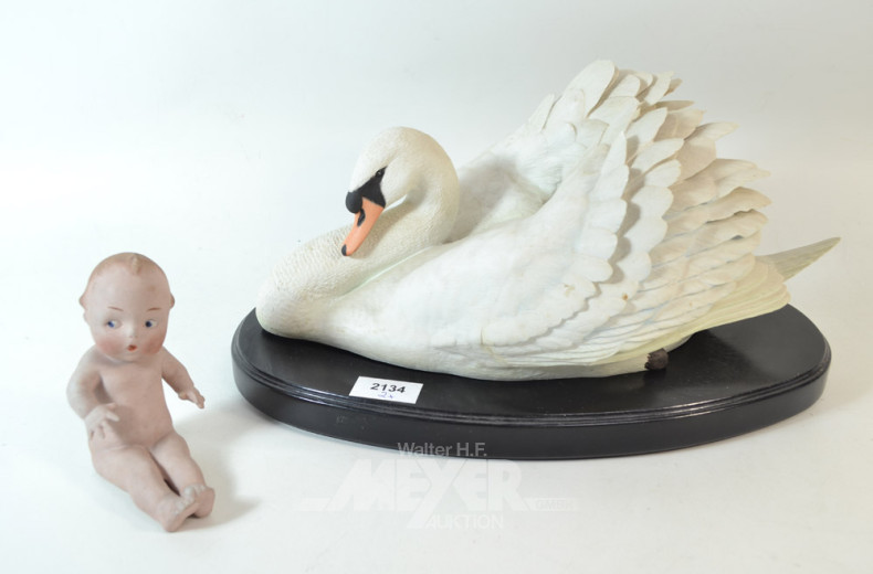 Keramikfigur ''Schwan'' auf Sockel