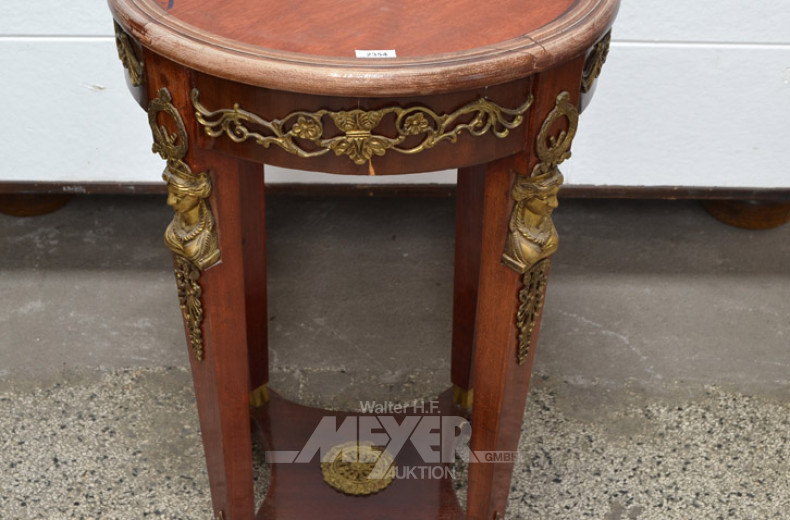 runder Beistelltisch auf Klauenfüßen,