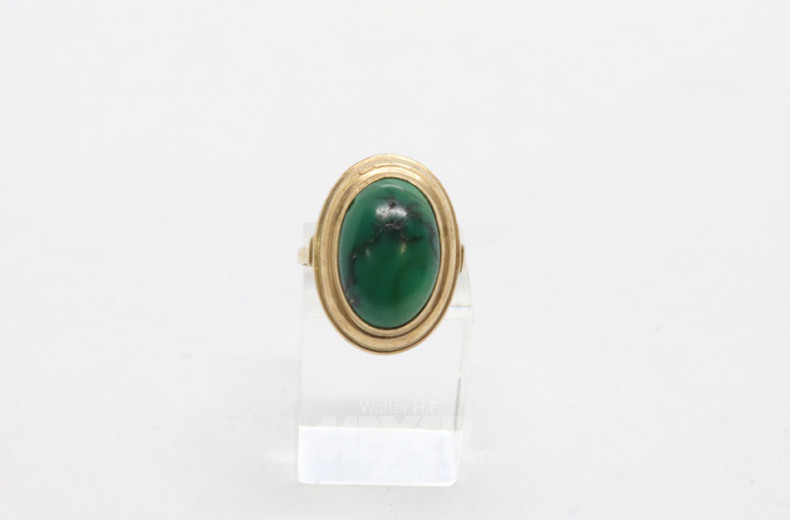 Damenring, 333er GG, mit grünem