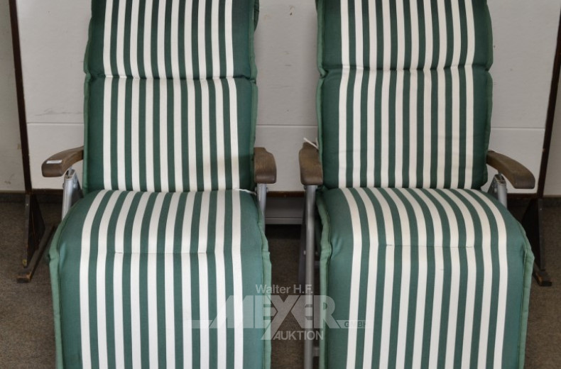 2 Garten-Klappliegestühle, Alu-Gestell