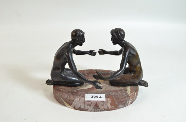 Figurengruppe ''Kniendes Paar''