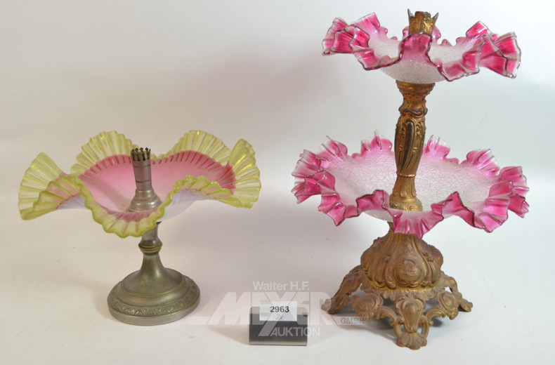 2 Etagéren, Metallfuß u. Glas