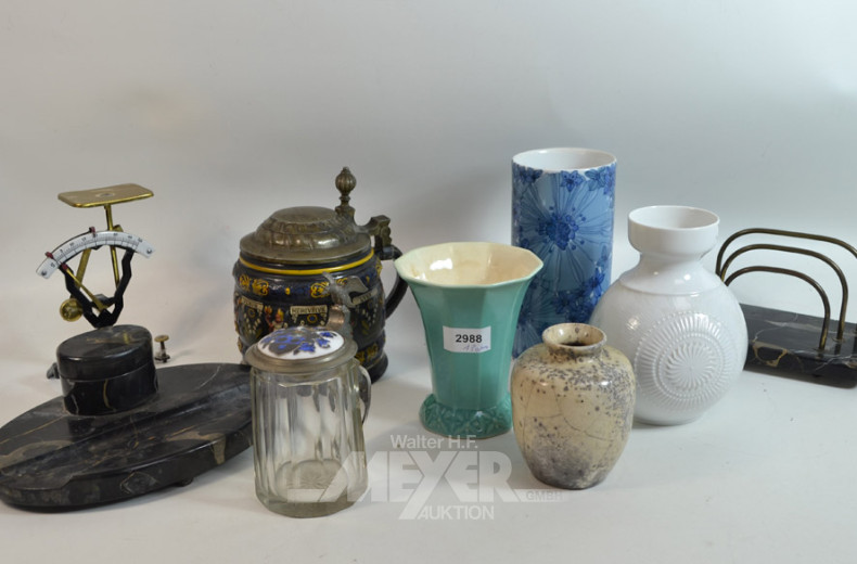 Posten Hausrat: Briefwaage, Glaskrug,