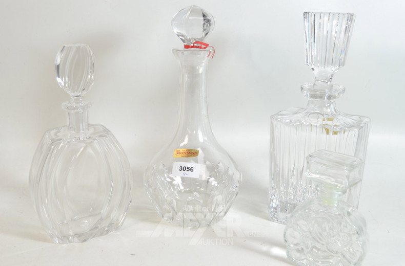 4 Kristall-Karaffen, u.a. Nachtmann