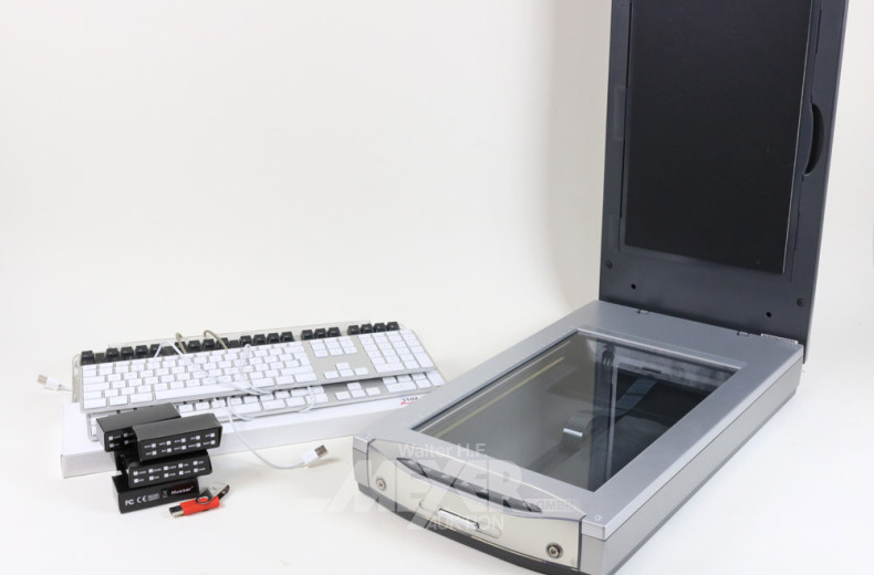 Posten EDV-Zubehör bestehend aus: