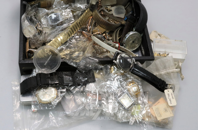 Posten Uhrmacherwerkzeug und Ersatzteile