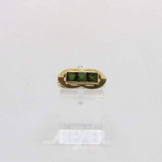 Ring, 585er GG, mit 3 grünen Schmuck-
