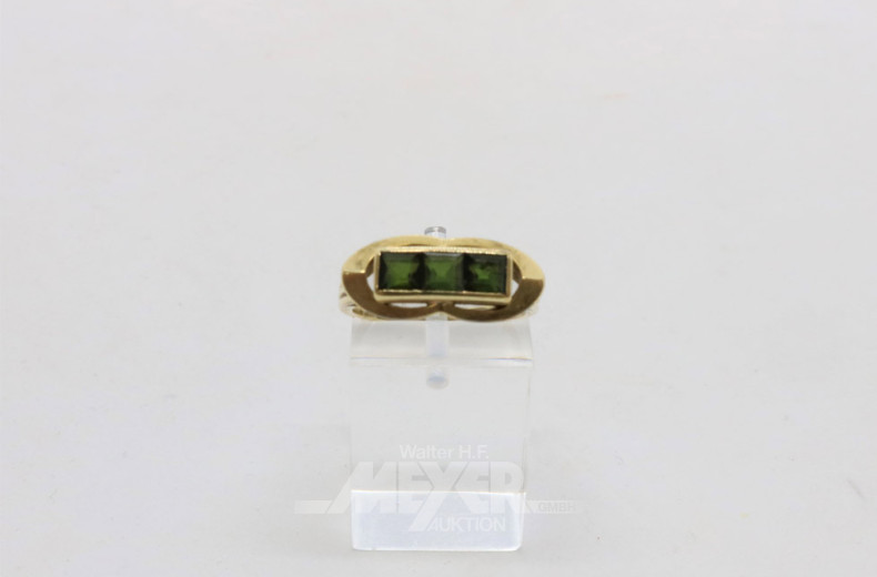 Ring, 585er GG, mit 3 grünen Schmuck-