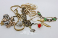 Posen div. Modeschmuck, Ketten, Ringe,