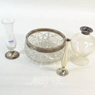 4 Kristallobjekte, u.a. Vasen, Schale mit
