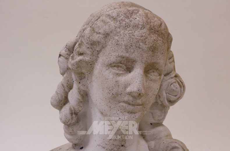 Gartenskulptur ''Weibl. Büste''