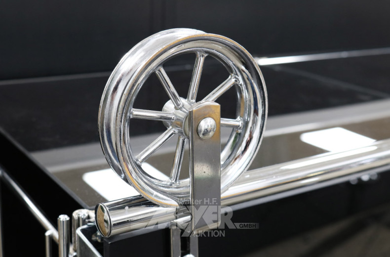 Chrom-Aktenregal mit schwarzen