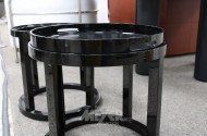 Paar runde Beistelltische, Lack schwarz,
