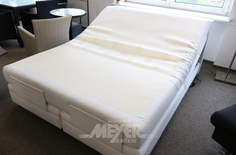 Doppelbett mit Motorrahmen, Bezug beige
