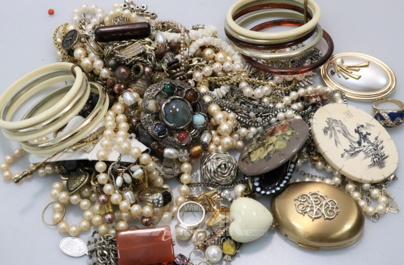 gr. Posten Modeschmuck: Armbänder,