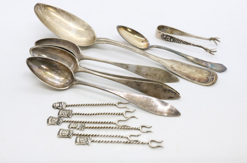 6 versch. Löffel, 1 Zuckerzange,