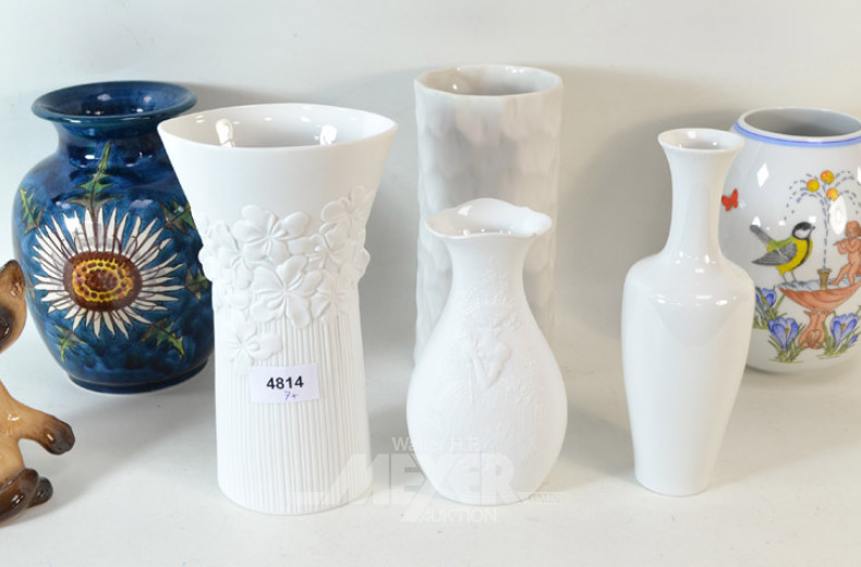 6 versch. Vasen und 1 Katzenfigur