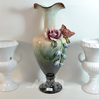 3 versch. Porzellan-und Keramik-Vasen