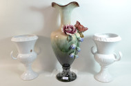 3 versch. Porzellan-und Keramik-Vasen