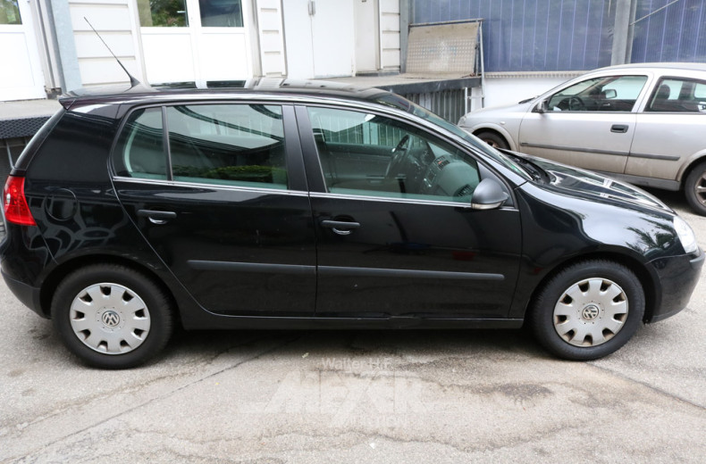 VW Golf 1.6, schwarz