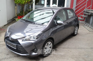 TOYOTA Yaris, grau
