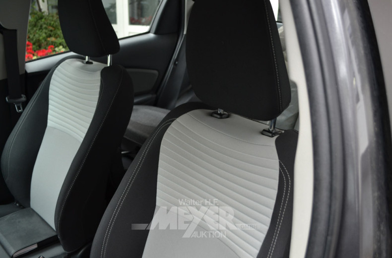TOYOTA Yaris, grau