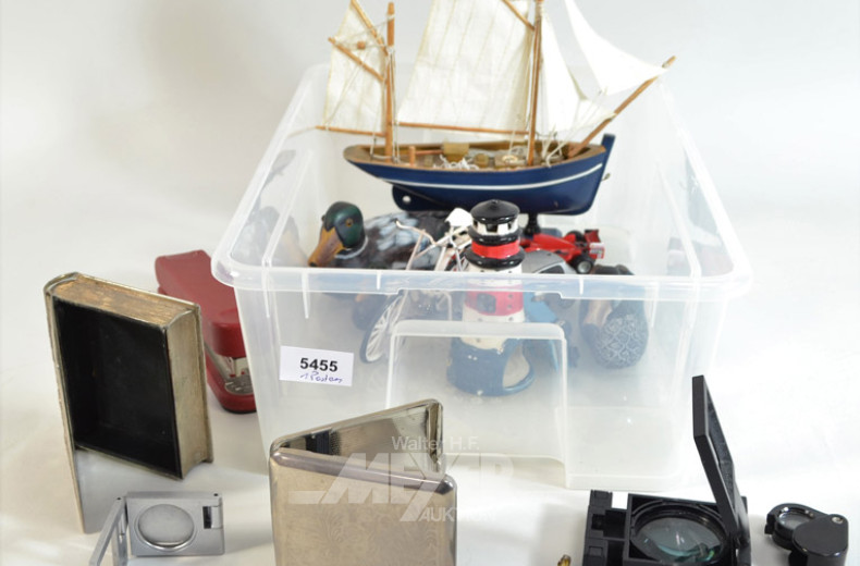 Posten Hausrat: Lupen, Modellautos,