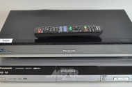 Blue-Ray Player sowie 1 DVD Player