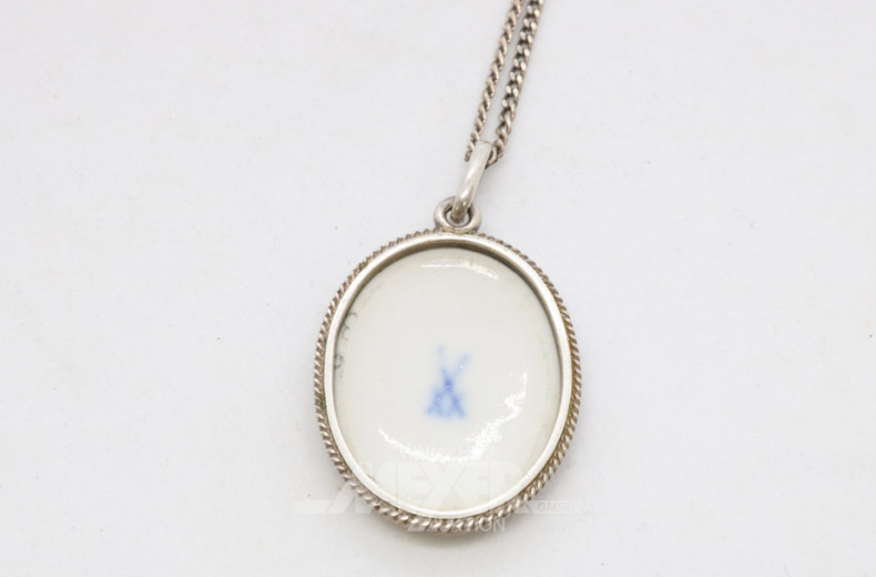 Silberkettchen mit Porz.-Anhänger,