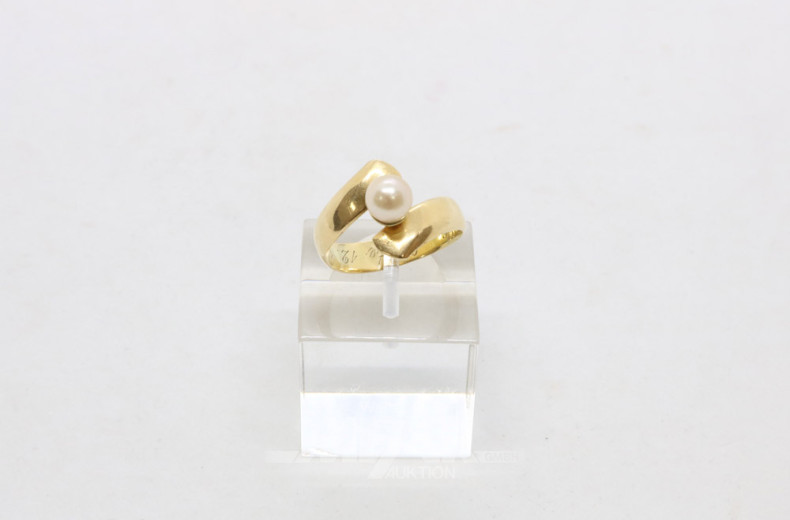 Damenring, 585er GG, ca. 5,9 g.