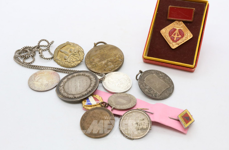 kl. Posten Abzeichen, Medaillen