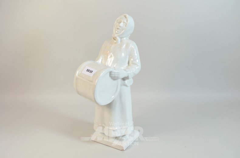 Keramik-Figur, ''Trommlerin'', H. ca.: 37