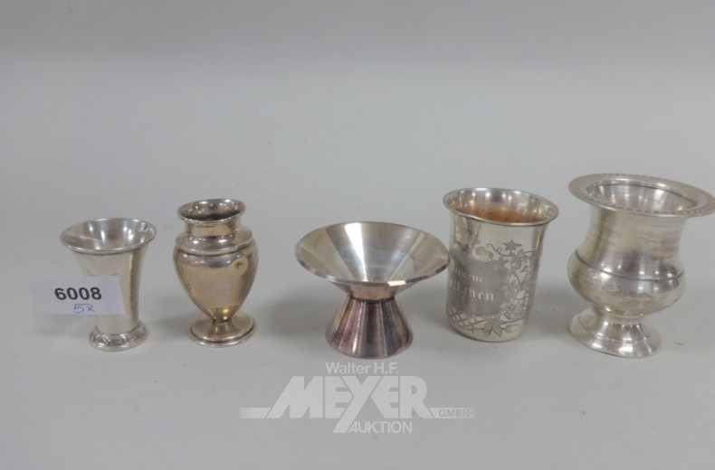 5 versch. kl. Tischväschen, Silber
