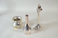 3 versch. kl. Tischvasen, Silber