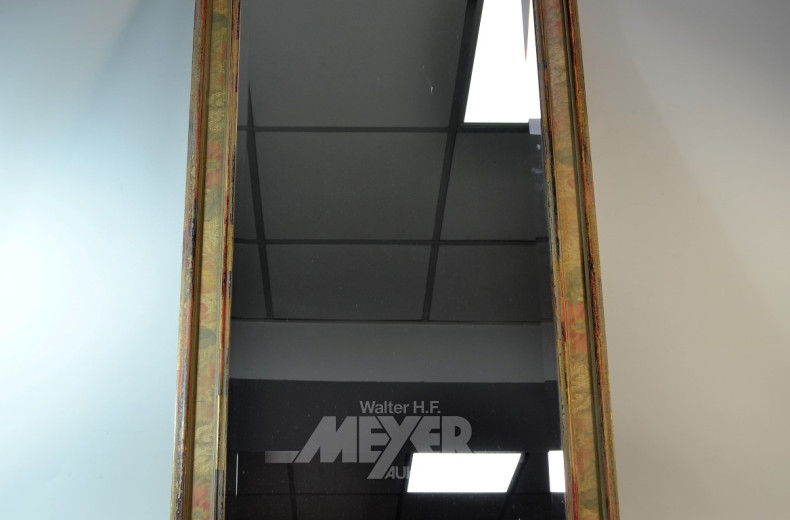 facettierter Spiegel im Holzrahmen