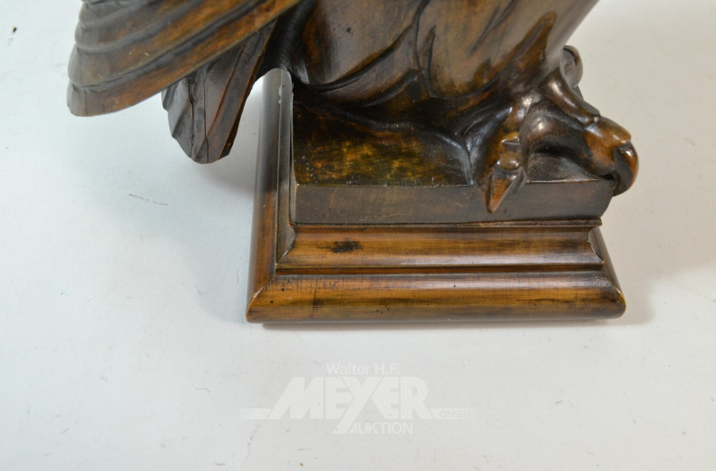 Holzschnitzerei ''Eule'' auf Sockel