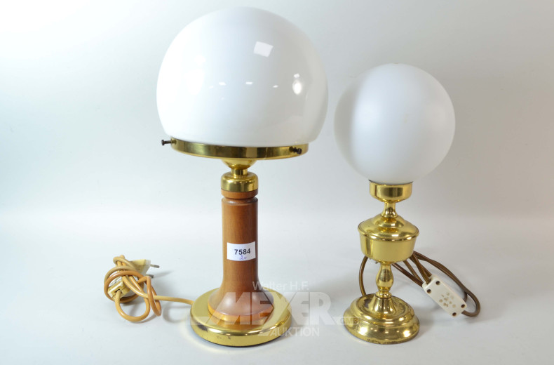 2 kl. Tischlampen mit Glasschirm,