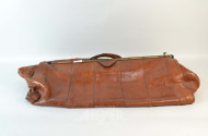 alte Arzt-/Medizinertasche, Leder braun,