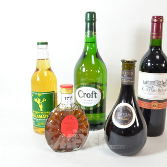 5 Flaschen Alkohol: Rotwein, Sherry
